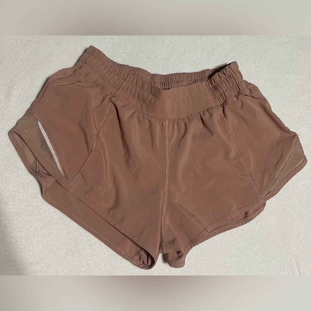 Lululemon Hotty Hot Shorts 2.5 inch